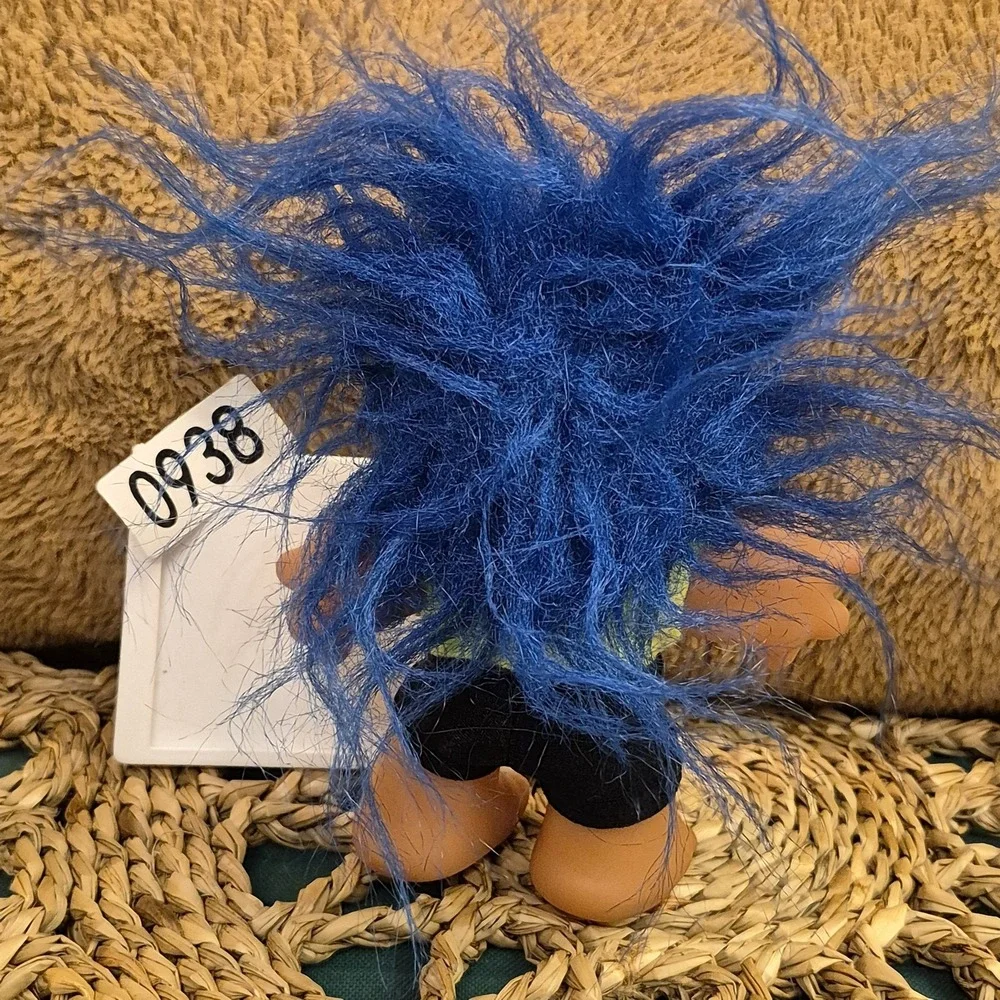 ✅2001 Playmates Totally Troll Susie S. Slim Series 2 Doll with Passport#️⃣0938